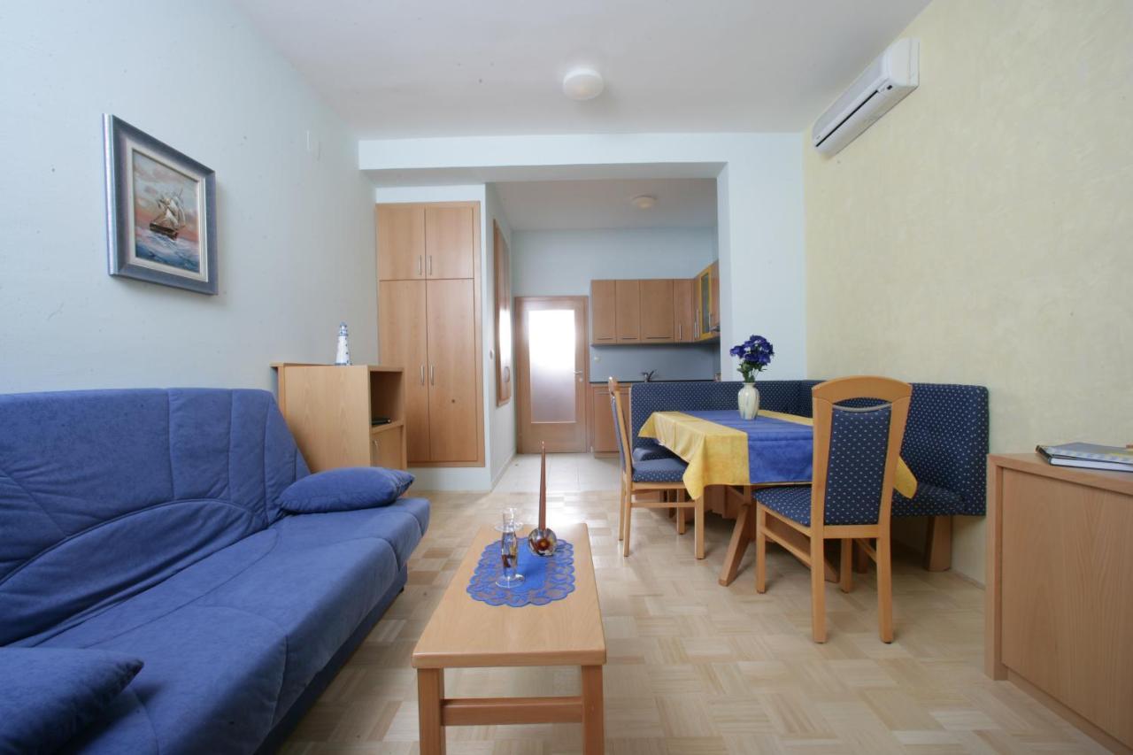 Apartments Villa Adriatica Біоград-на-Мору Екстер'єр фото
