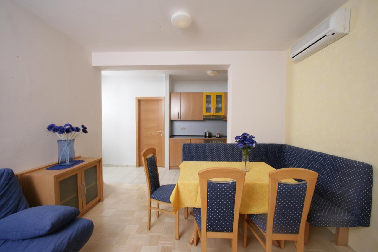 Apartments Villa Adriatica Біоград-на-Мору Екстер'єр фото