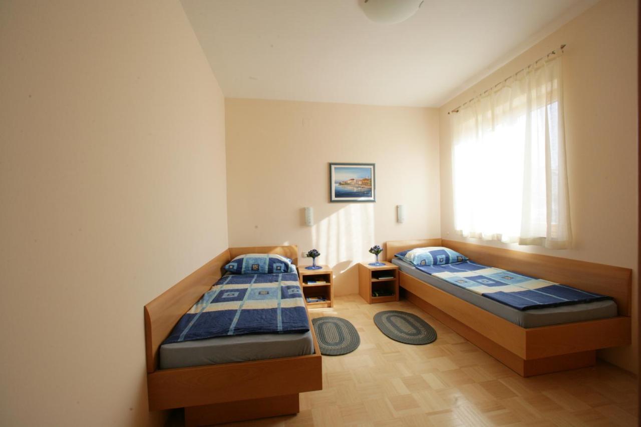Apartments Villa Adriatica Біоград-на-Мору Екстер'єр фото