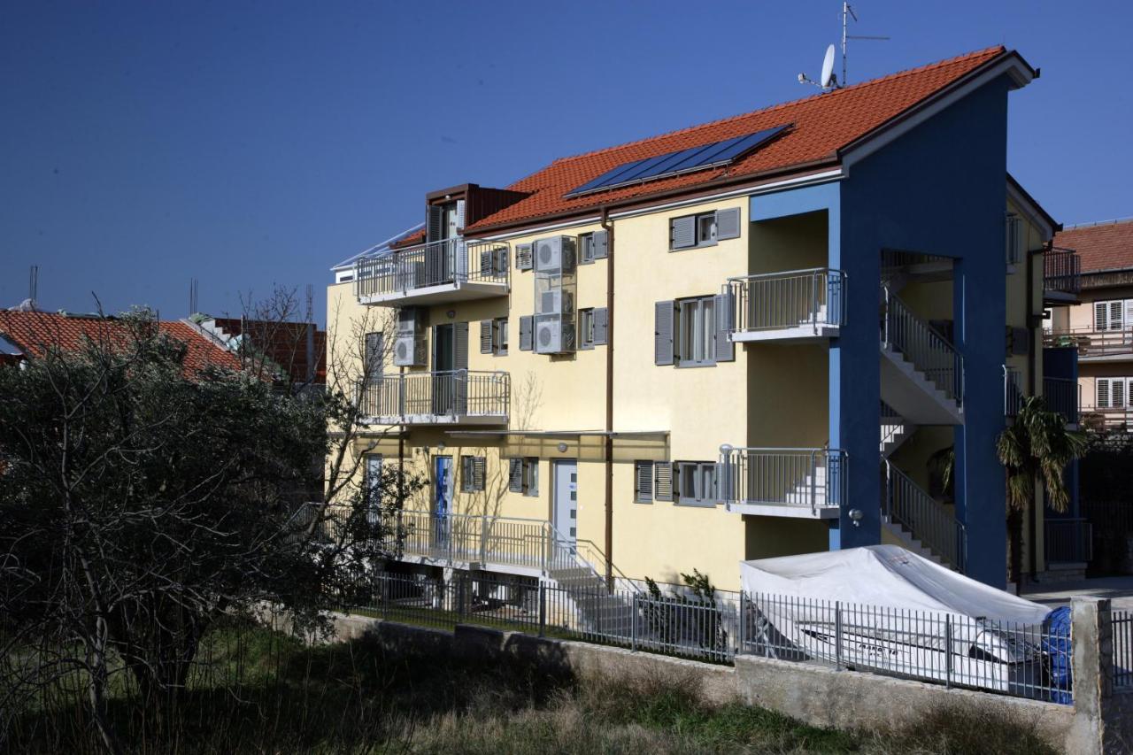 Apartments Villa Adriatica Біоград-на-Мору Екстер'єр фото