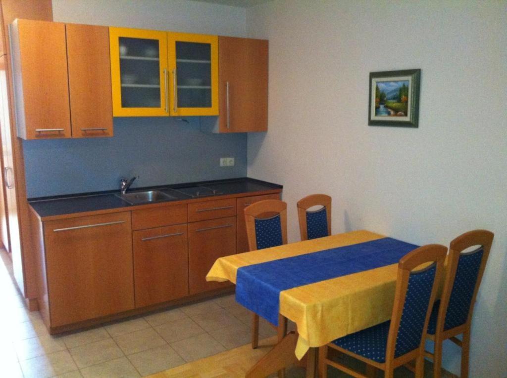 Apartments Villa Adriatica Біоград-на-Мору Екстер'єр фото