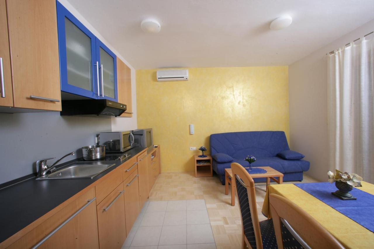 Apartments Villa Adriatica Біоград-на-Мору Екстер'єр фото