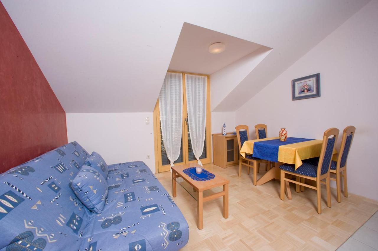 Apartments Villa Adriatica Біоград-на-Мору Екстер'єр фото